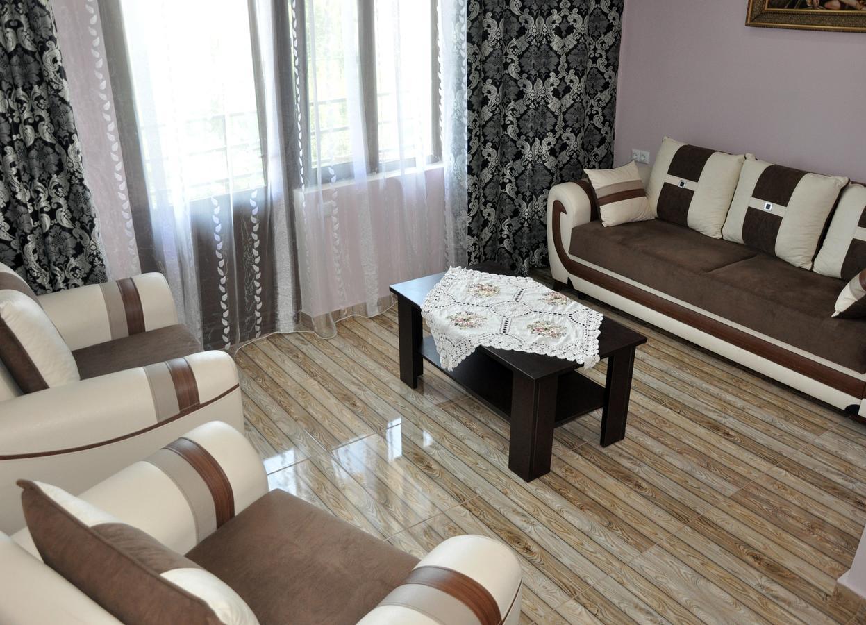 Black Sea Hotel Batoemi Buitenkant foto