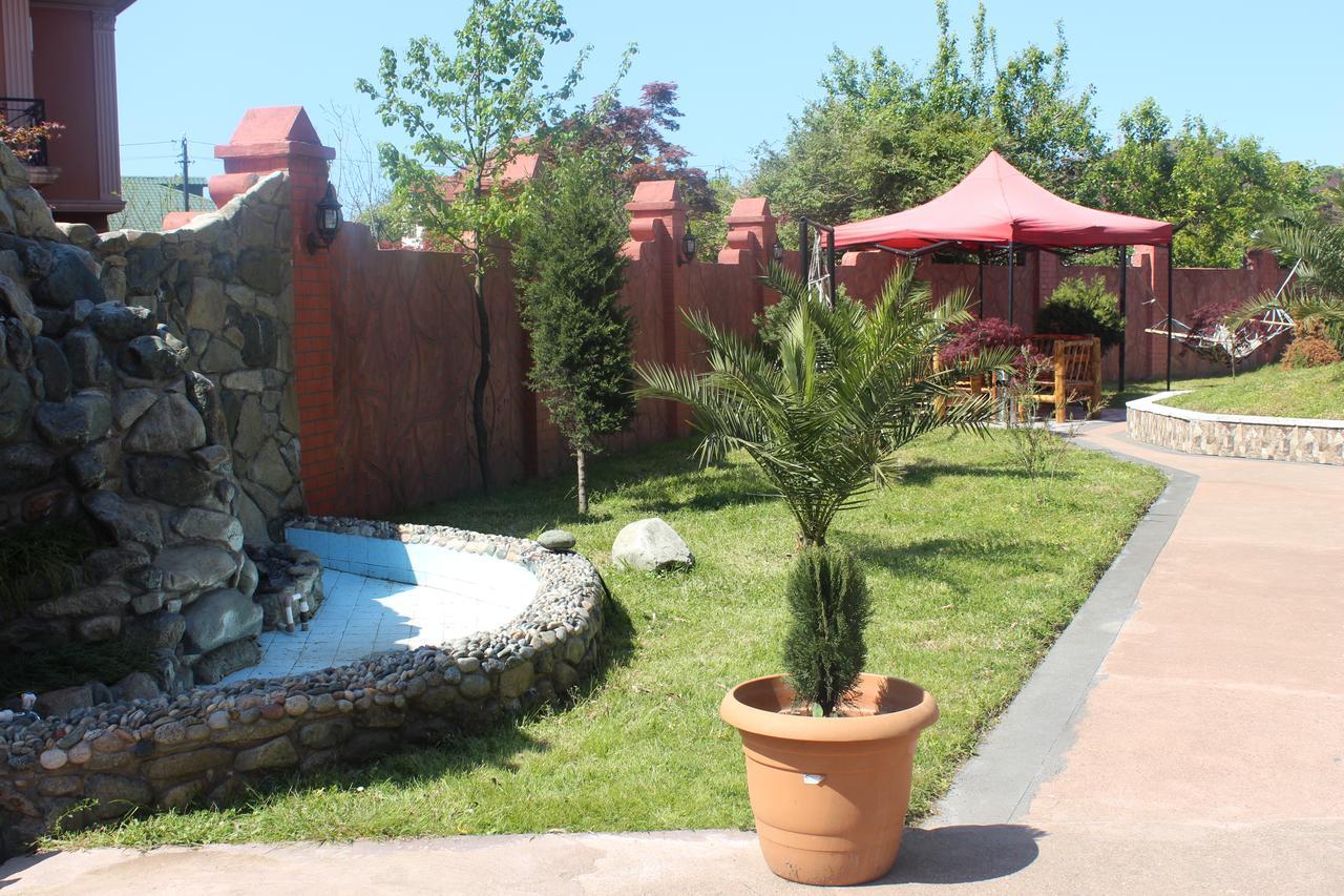 Black Sea Hotel Batoemi Buitenkant foto