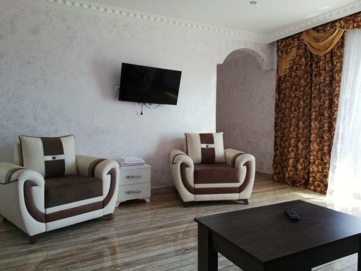 Black Sea Hotel Batoemi Buitenkant foto